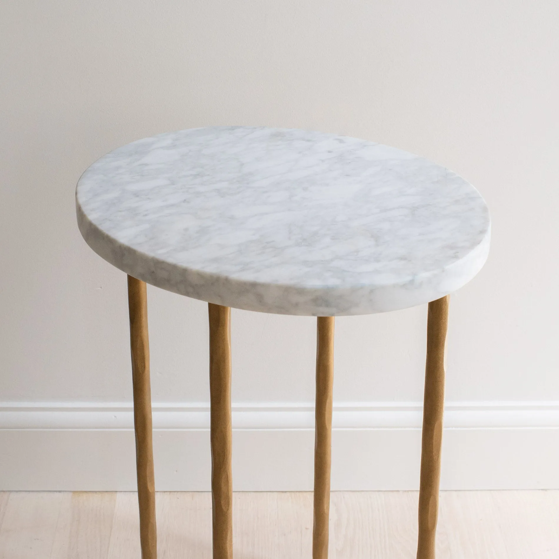 Bruno Drinks Table