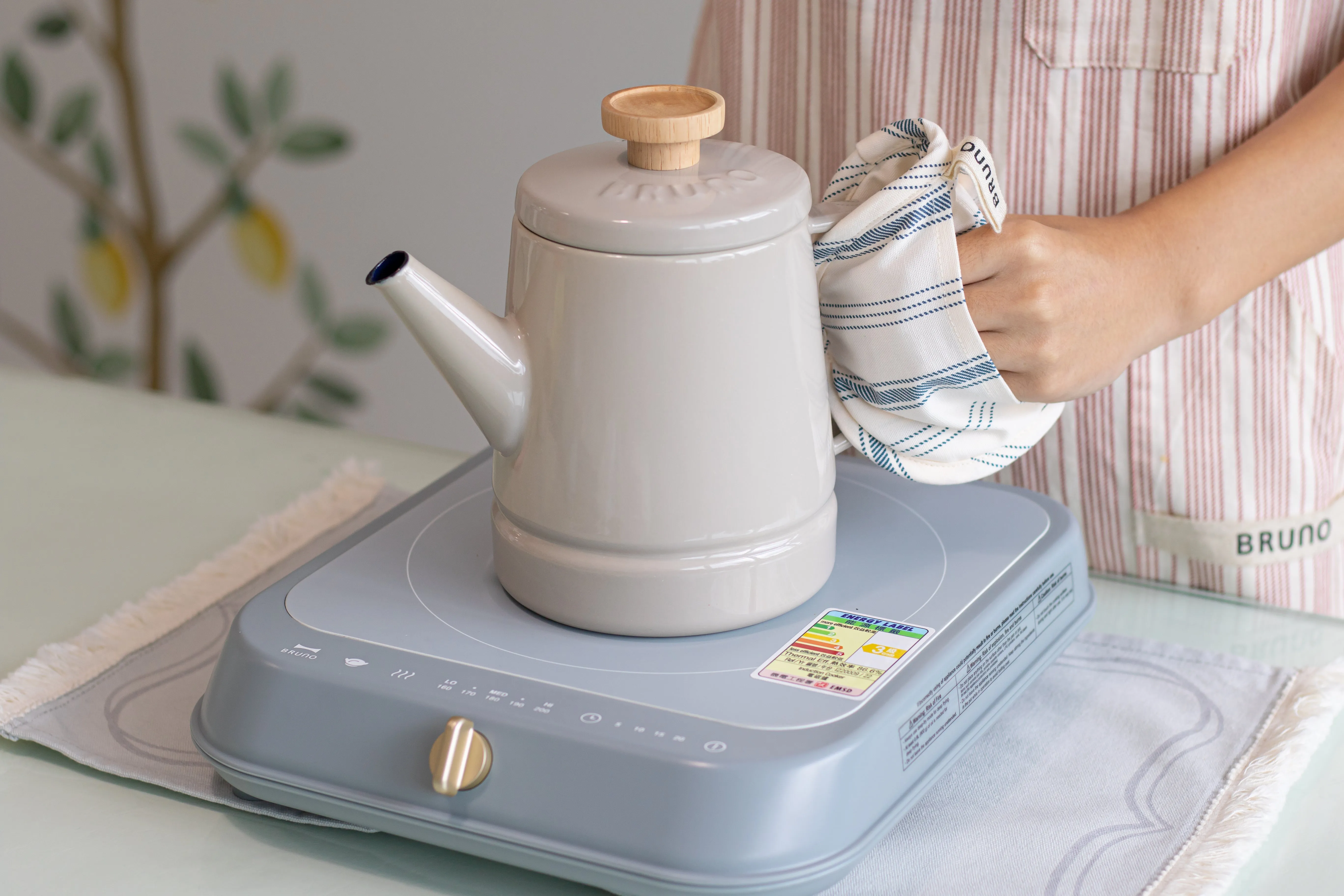 BRUNO x Fujihoro Enamel Kettle 1.6L - Greige