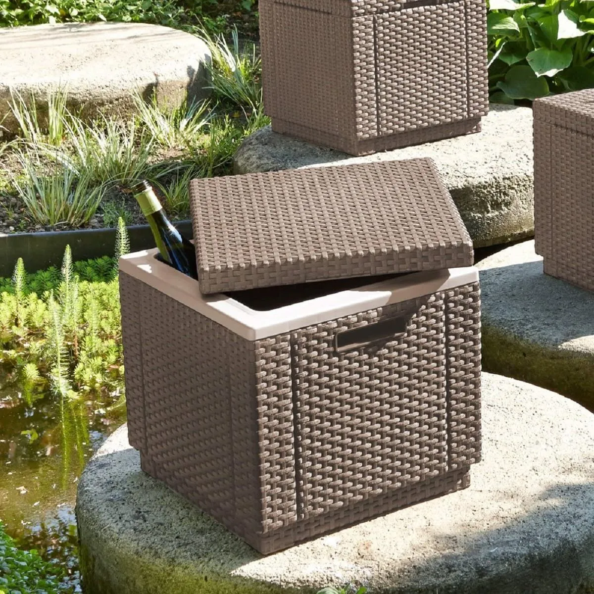 Ice Cube Cooler Table Cappuccino