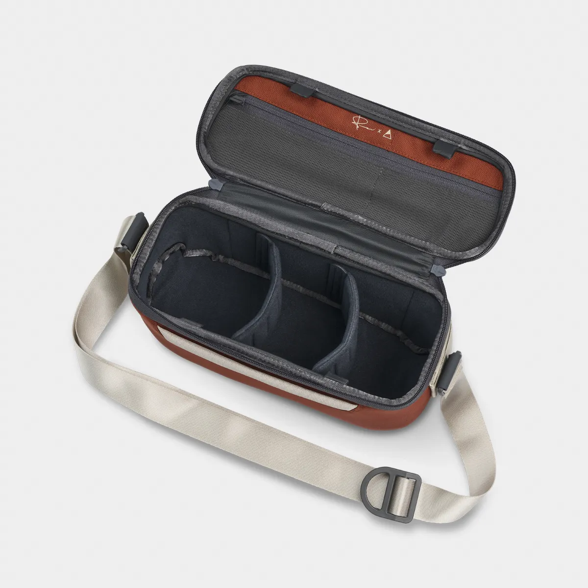 Luma Camera Sling 9L - Lost and Found