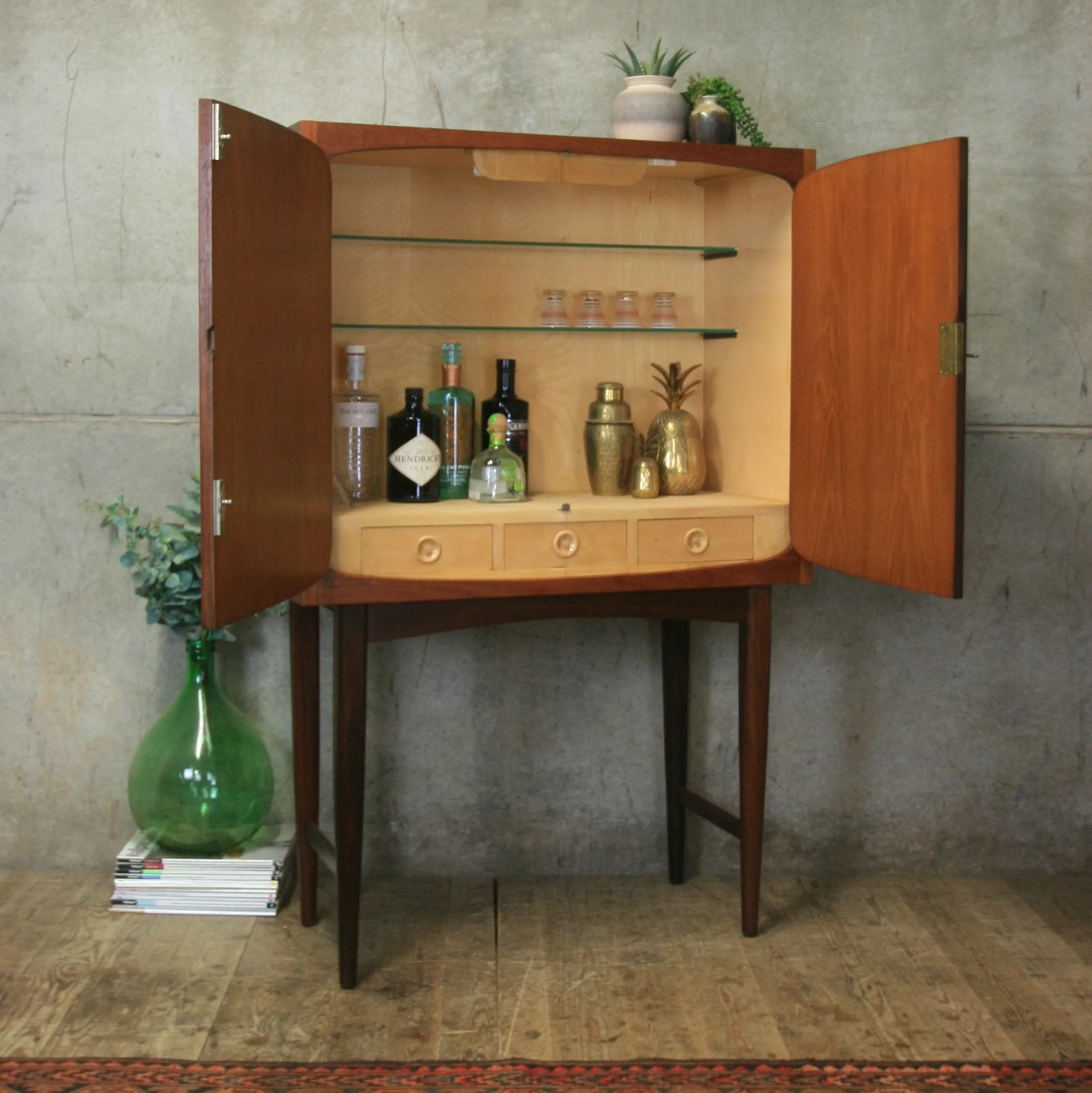 Mid Century Cocktail Drinks Cabinet - 0512k