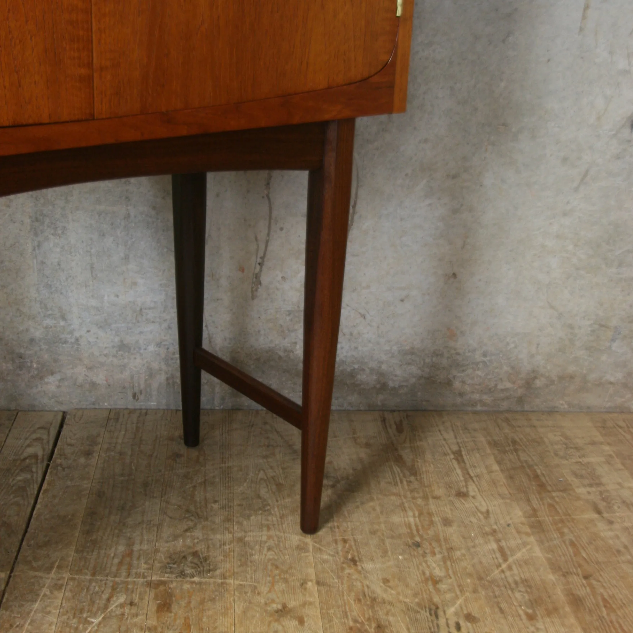 Mid Century Cocktail Drinks Cabinet - 0512k