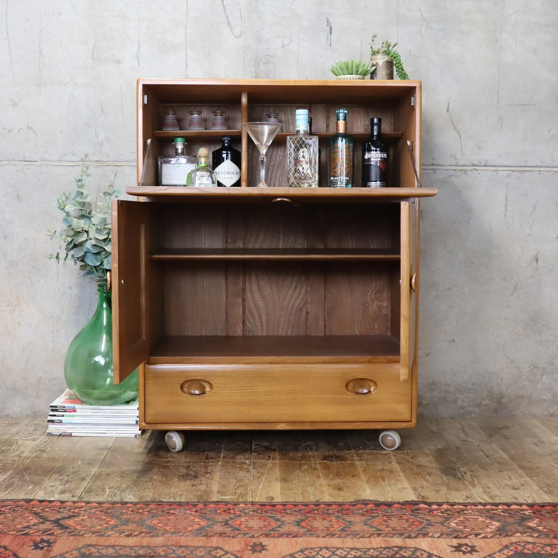 Mid Century Ercol Windsor Drinks Cabinet - 1401d